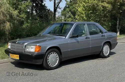 MERCEDES-BENZ 190 