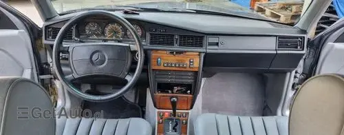 MERCEDES-BENZ 190 