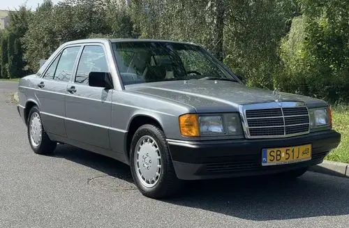 MERCEDES-BENZ 190 