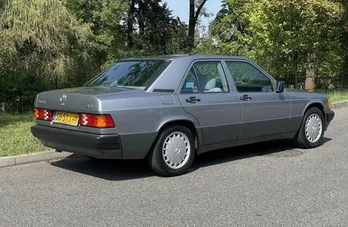 MERCEDES-BENZ 190 