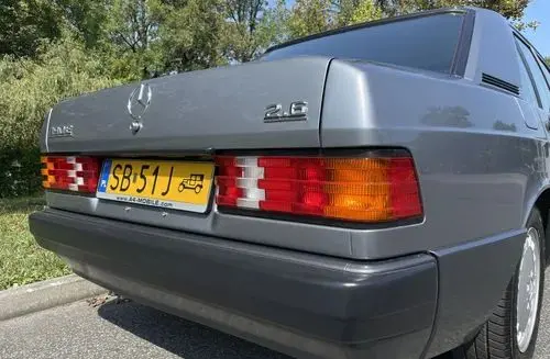 MERCEDES-BENZ 190 