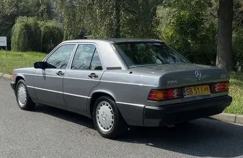 MERCEDES-BENZ 190 