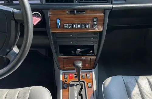 MERCEDES-BENZ 190 