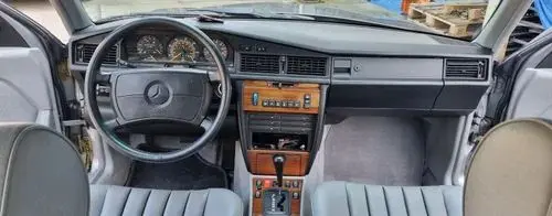 MERCEDES-BENZ 190 