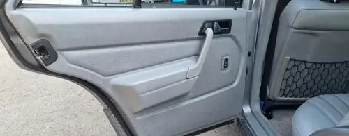 MERCEDES-BENZ 190 