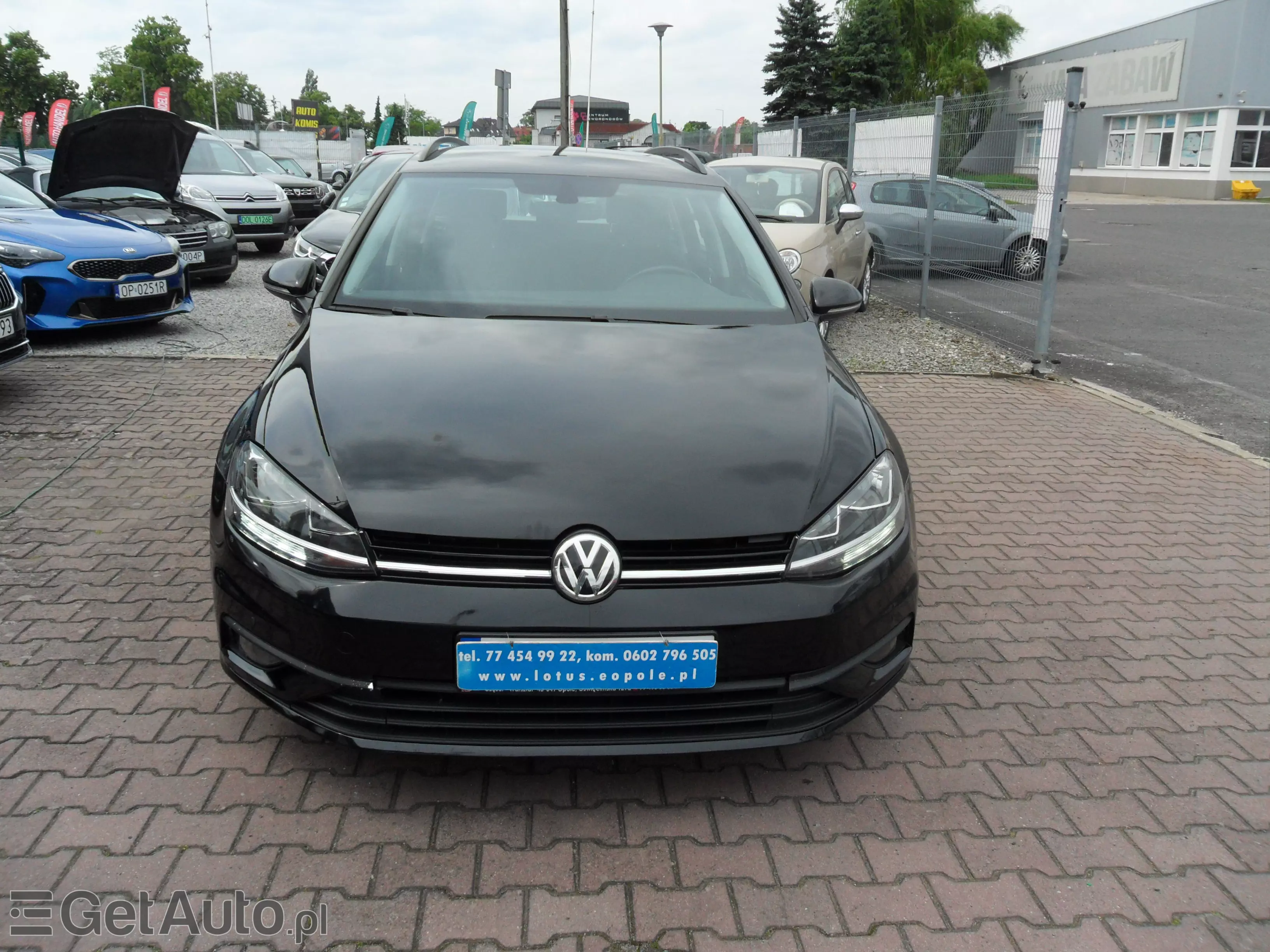 VOLKSWAGEN Golf 