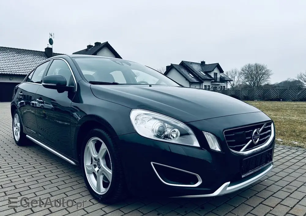 VOLVO S60 2.0T Momentum