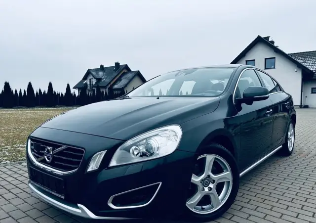 VOLVO S60 2.0T Momentum
