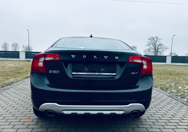 VOLVO S60 2.0T Momentum