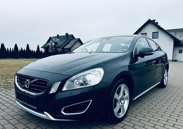 VOLVO S60 2.0T Momentum