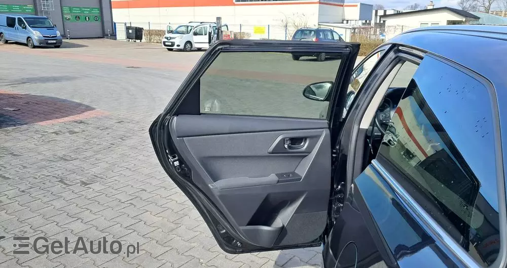 TOYOTA Auris 1.8 VVT-i Hybrid Automatik Executive