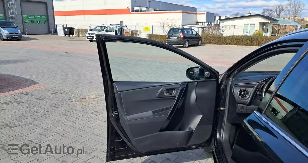 TOYOTA Auris 1.8 VVT-i Hybrid Automatik Executive