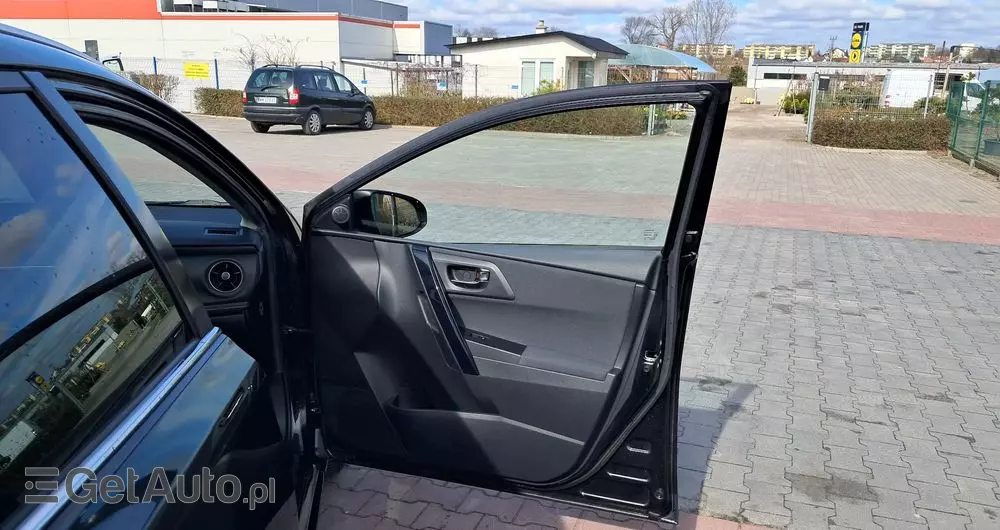 TOYOTA Auris 1.8 VVT-i Hybrid Automatik Executive