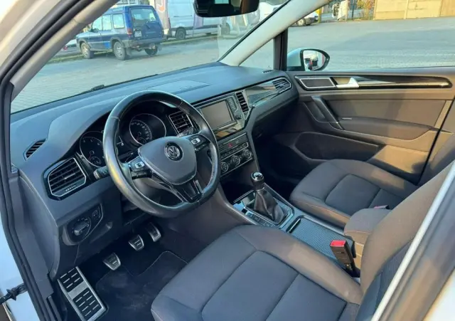 VOLKSWAGEN Golf Sportsvan 1.4 TSI (BlueMotion Technology) Sound