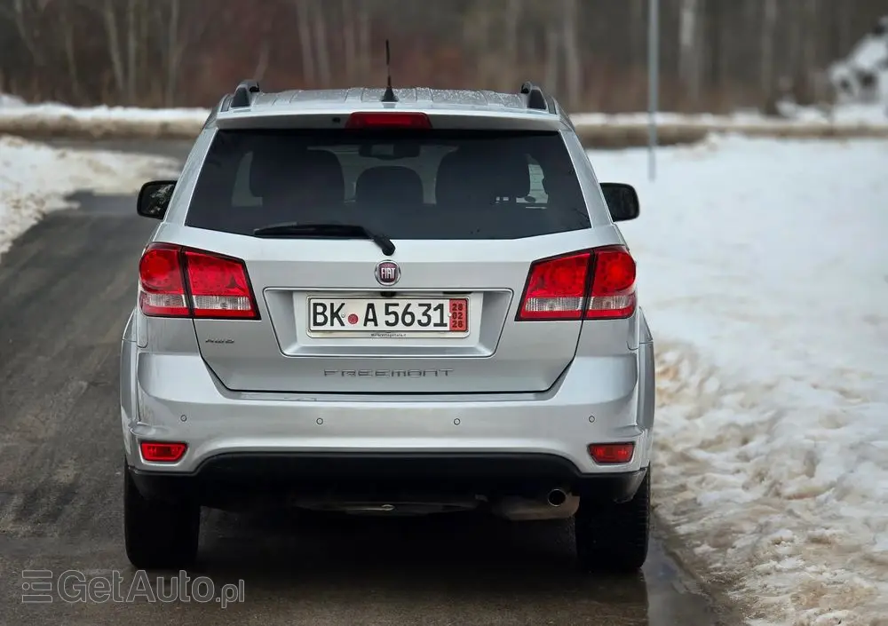 FIAT Freemont 2.0 Multijet 16V DPF Automatik Allrad Black Code