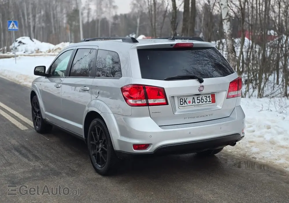 FIAT Freemont 2.0 Multijet 16V DPF Automatik Allrad Black Code