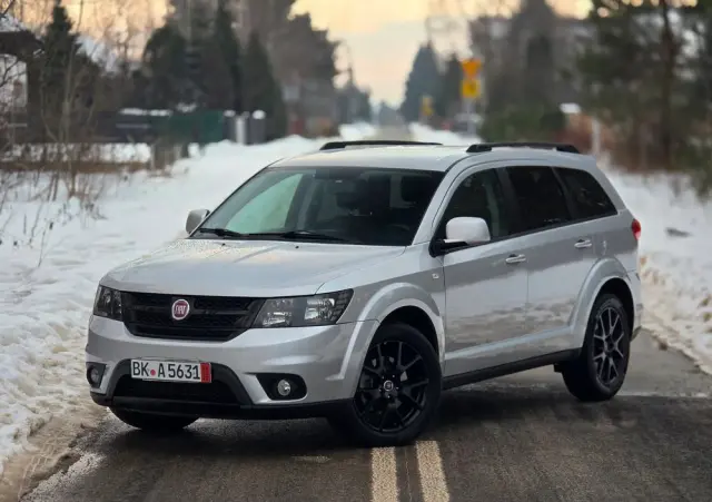 FIAT Freemont 2.0 Multijet 16V DPF Automatik Allrad Black Code