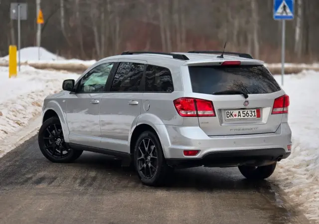 FIAT Freemont 2.0 Multijet 16V DPF Automatik Allrad Black Code