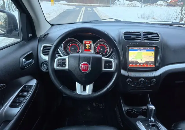 FIAT Freemont 2.0 Multijet 16V DPF Automatik Allrad Black Code