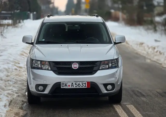 FIAT Freemont 2.0 Multijet 16V DPF Automatik Allrad Black Code