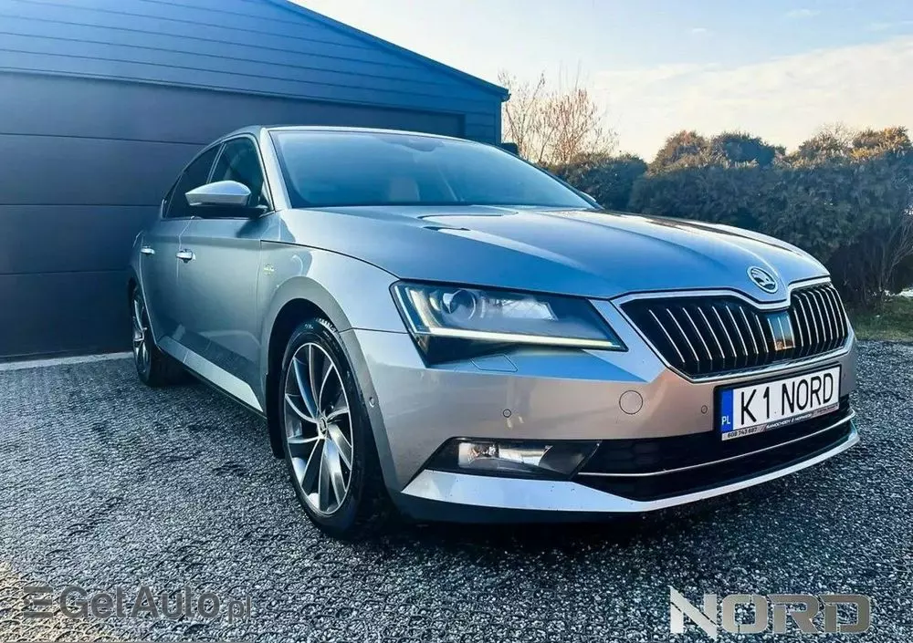 SKODA Superb 