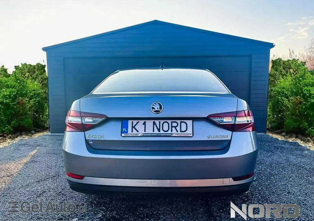 SKODA Superb 