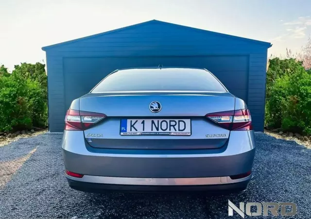SKODA Superb 