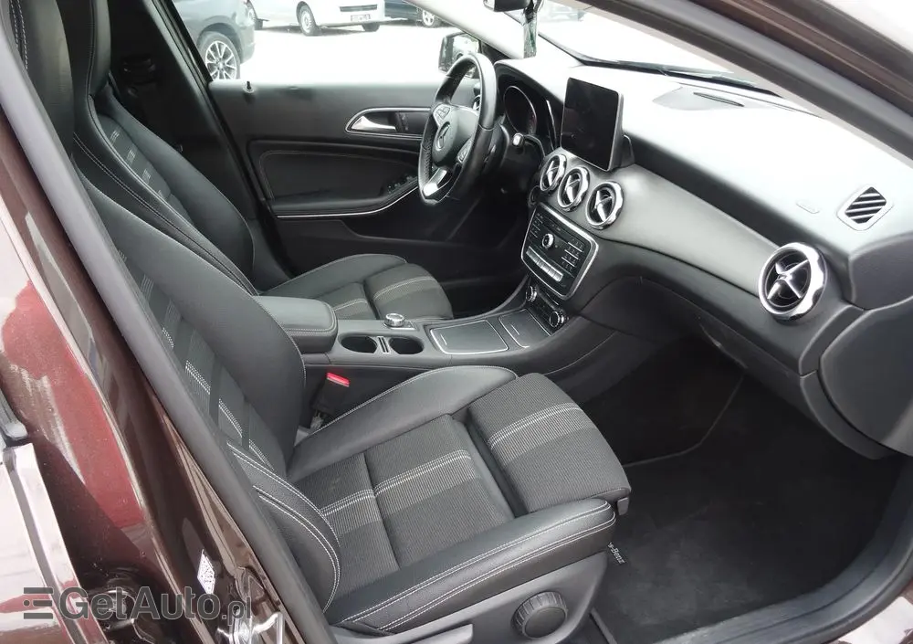 MERCEDES-BENZ GLA 200 d 4Matic 7G-DCT UrbanStyle Edition