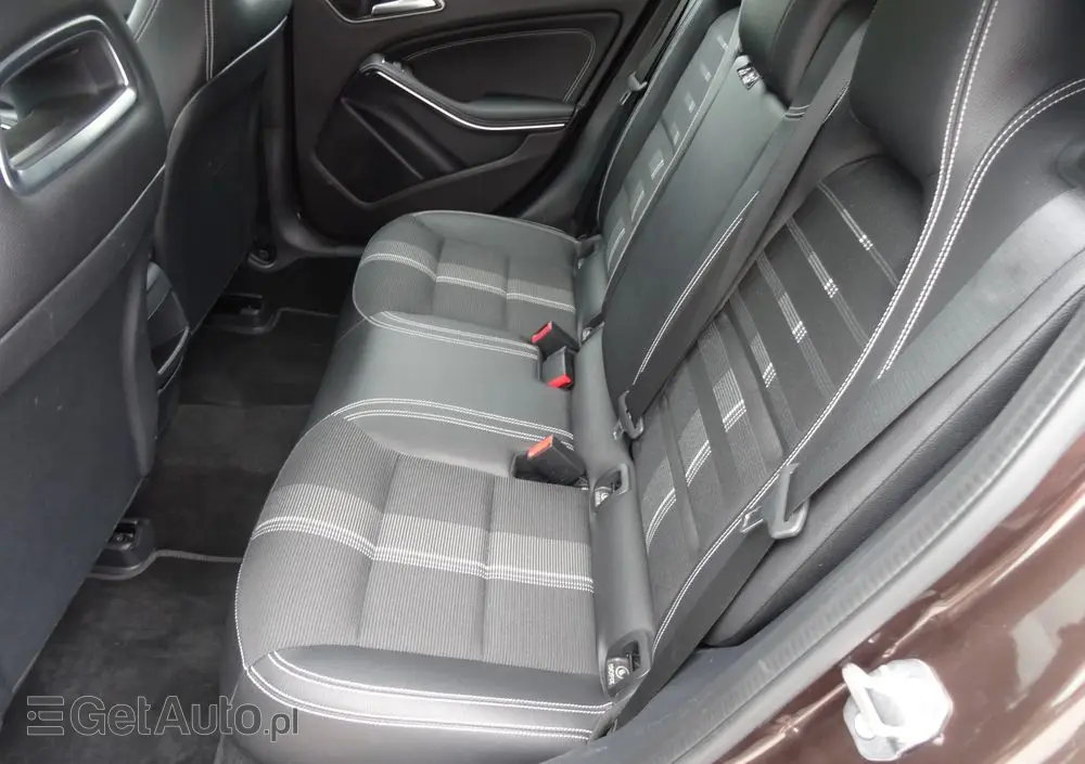 MERCEDES-BENZ GLA 200 d 4Matic 7G-DCT UrbanStyle Edition