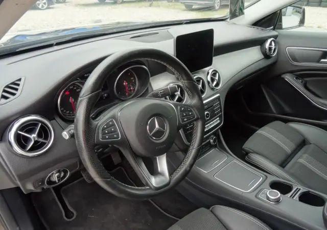 MERCEDES-BENZ GLA 200 d 4Matic 7G-DCT UrbanStyle Edition