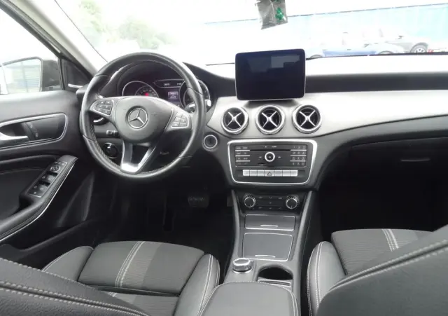 MERCEDES-BENZ GLA 200 d 4Matic 7G-DCT UrbanStyle Edition
