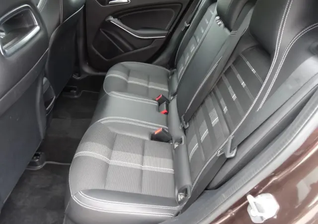 MERCEDES-BENZ GLA 200 d 4Matic 7G-DCT UrbanStyle Edition