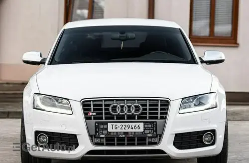 AUDI S5 