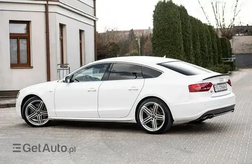 AUDI S5 