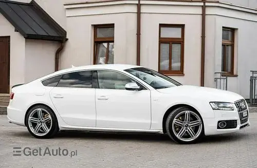 AUDI S5 