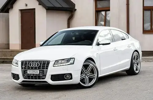 AUDI S5 