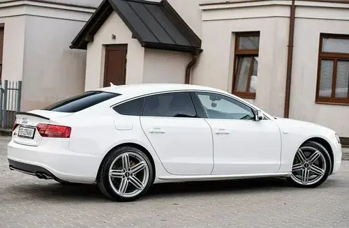 AUDI S5 