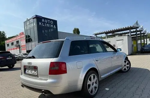AUDI S6 