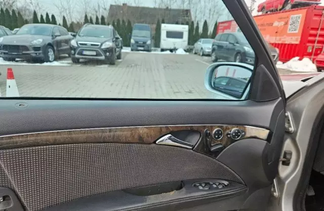 MERCEDES-BENZ Klasa E 