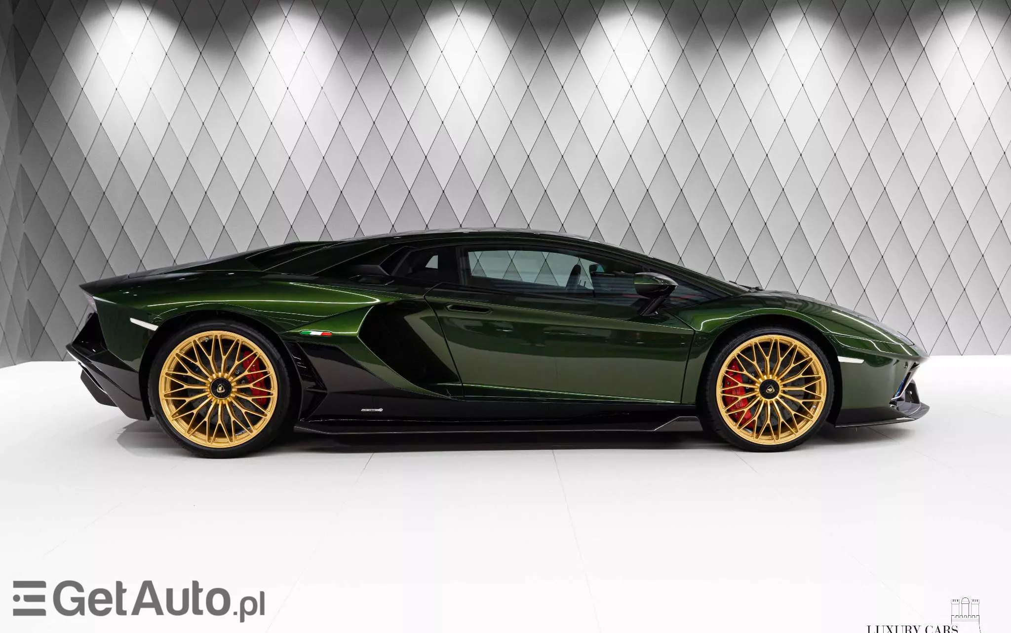 LAMBORGHINI Aventador 