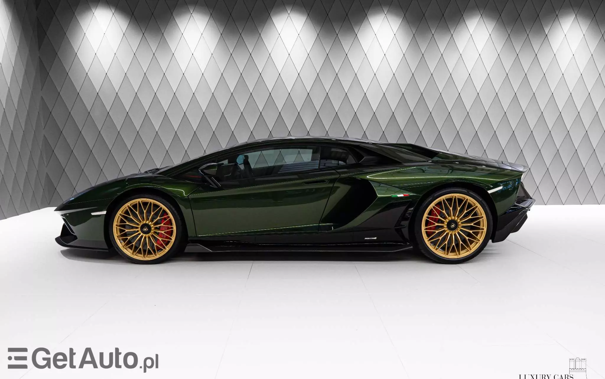 LAMBORGHINI Aventador 