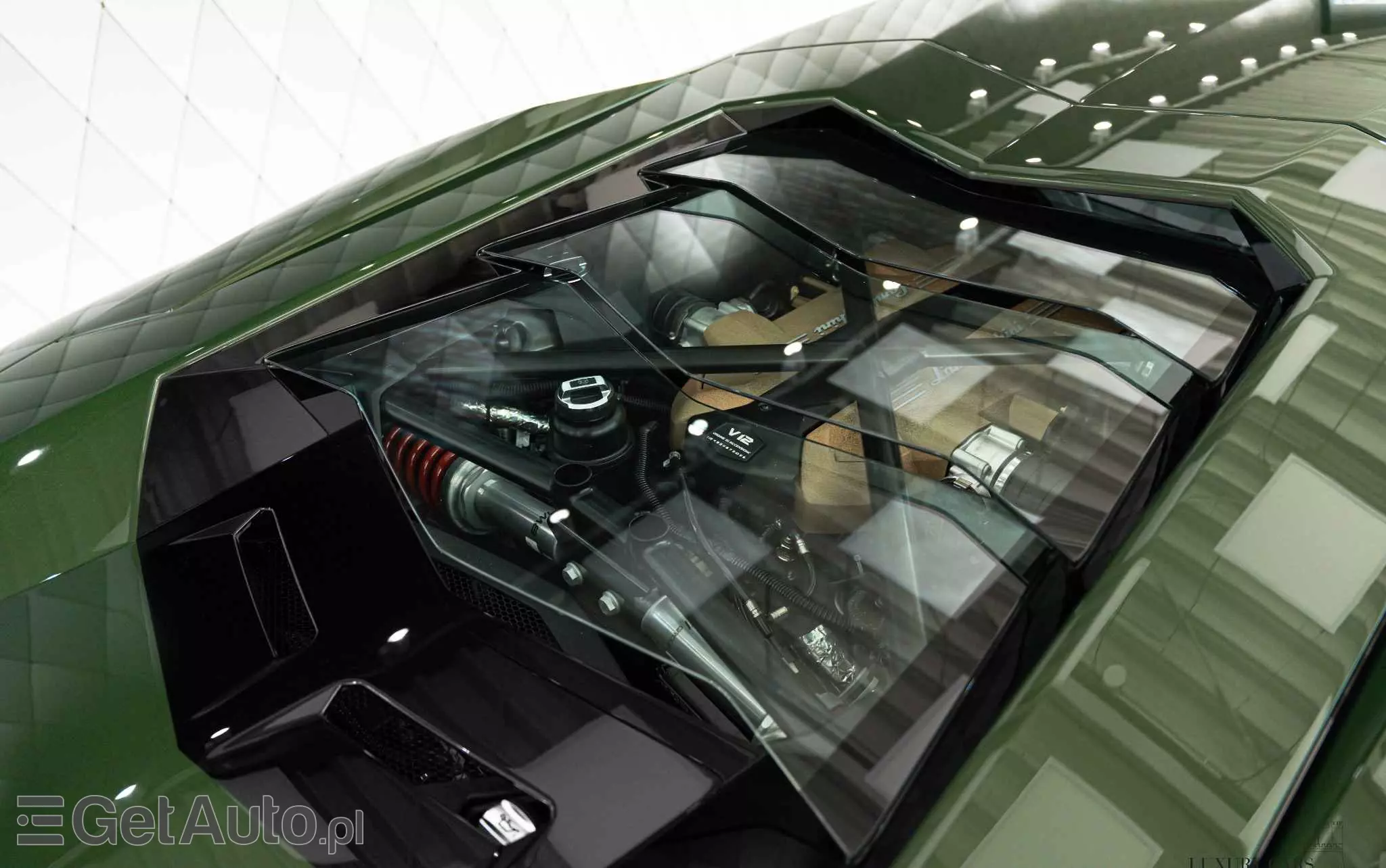 LAMBORGHINI Aventador 