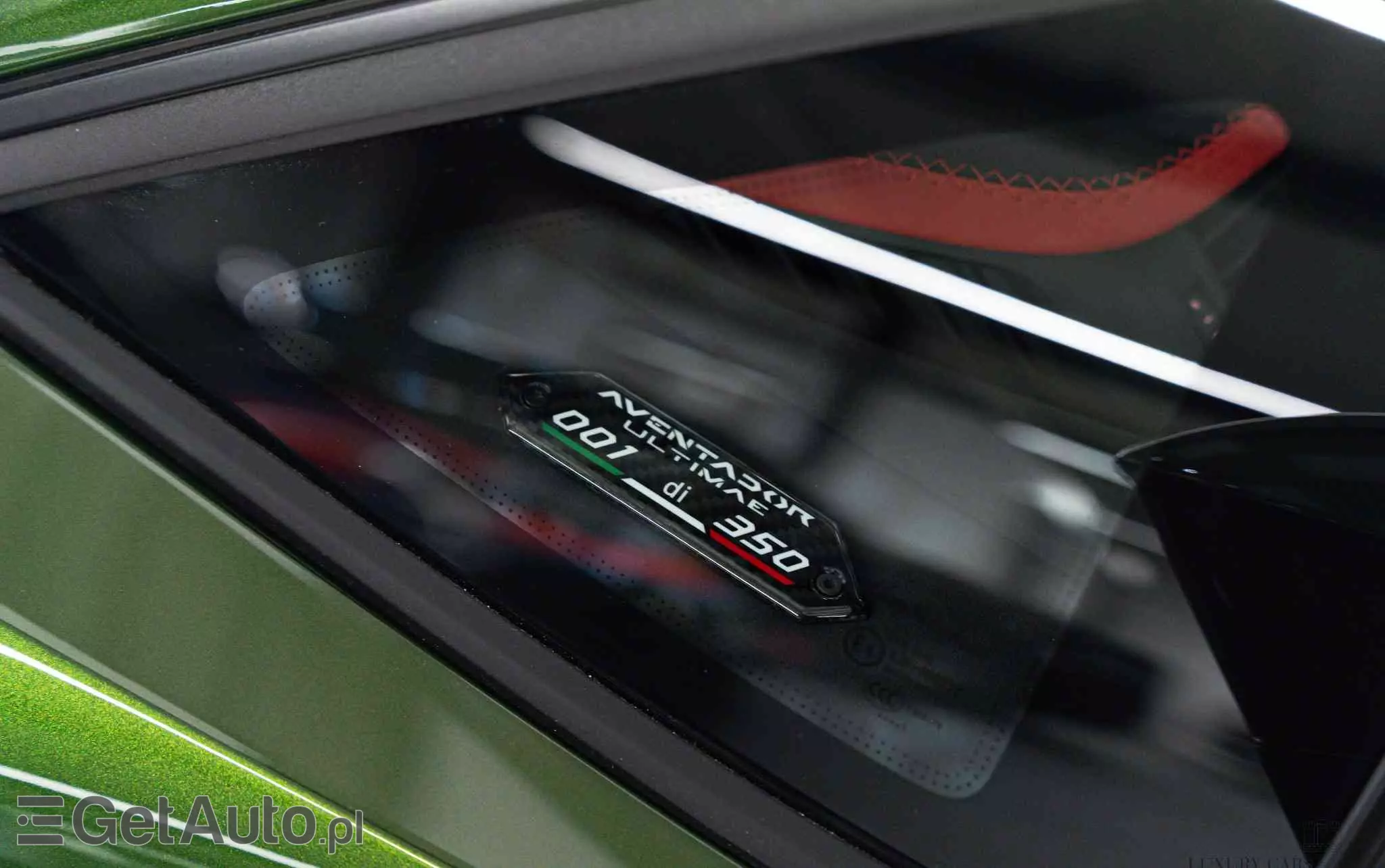 LAMBORGHINI Aventador 