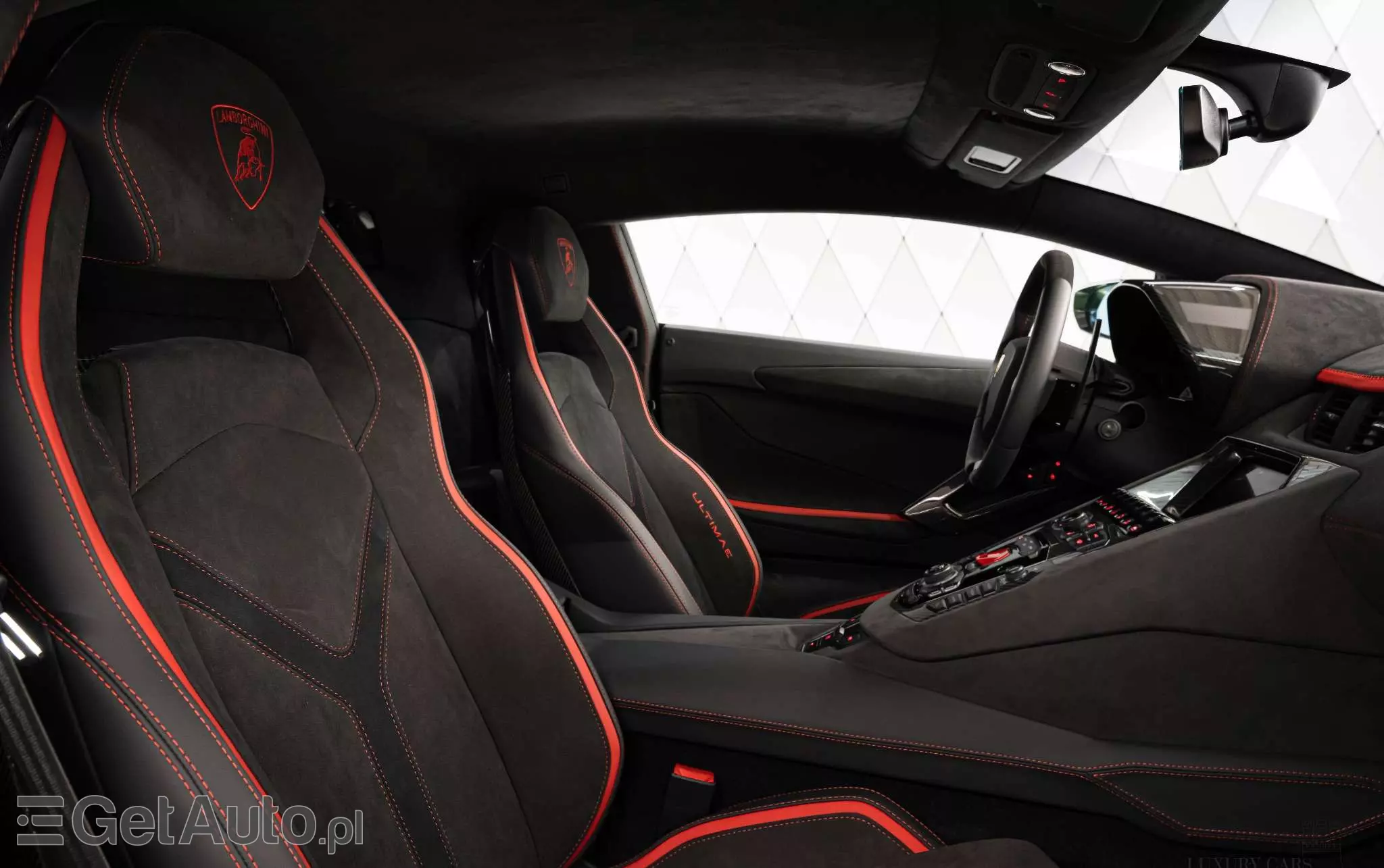 LAMBORGHINI Aventador 