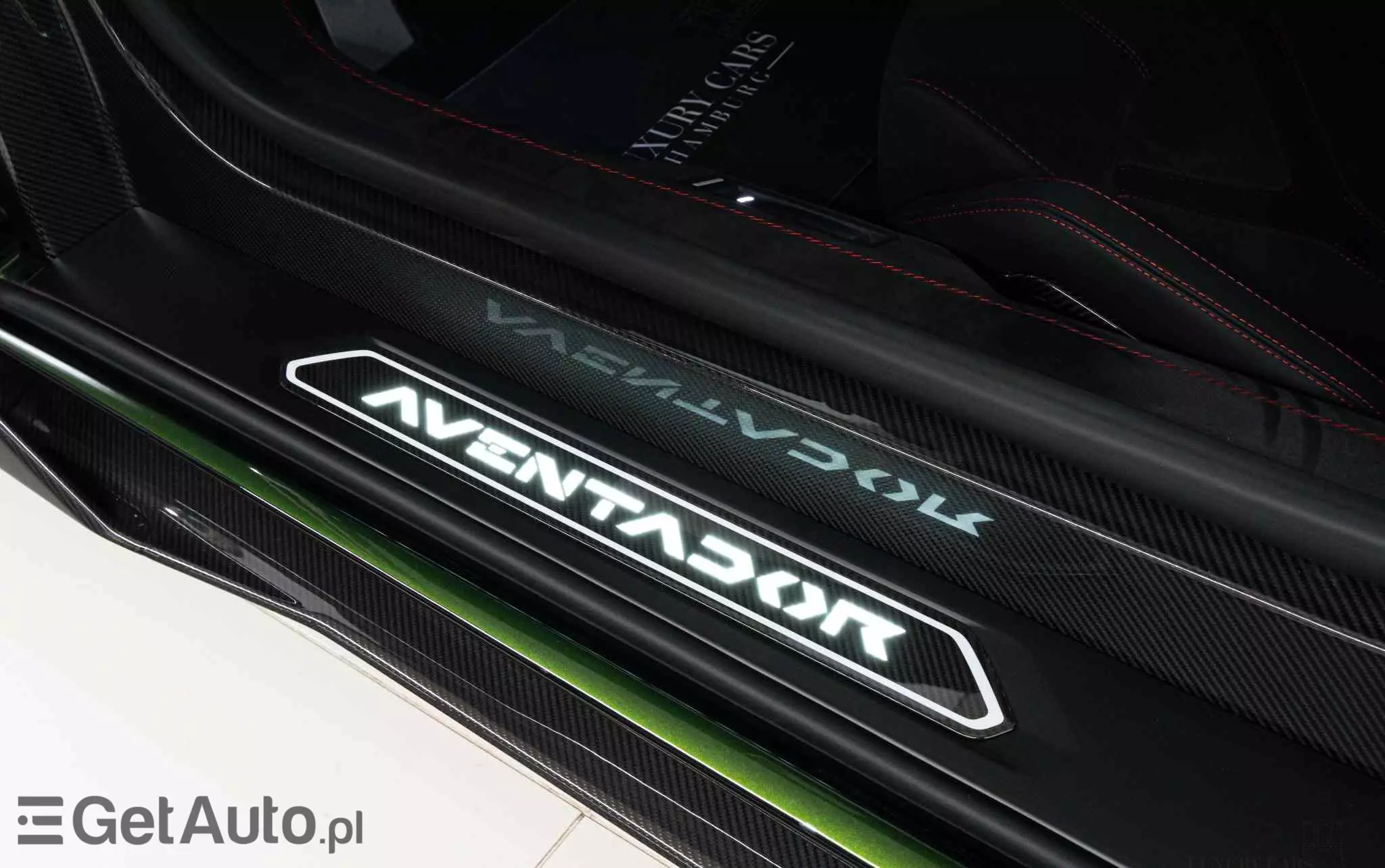 LAMBORGHINI Aventador 