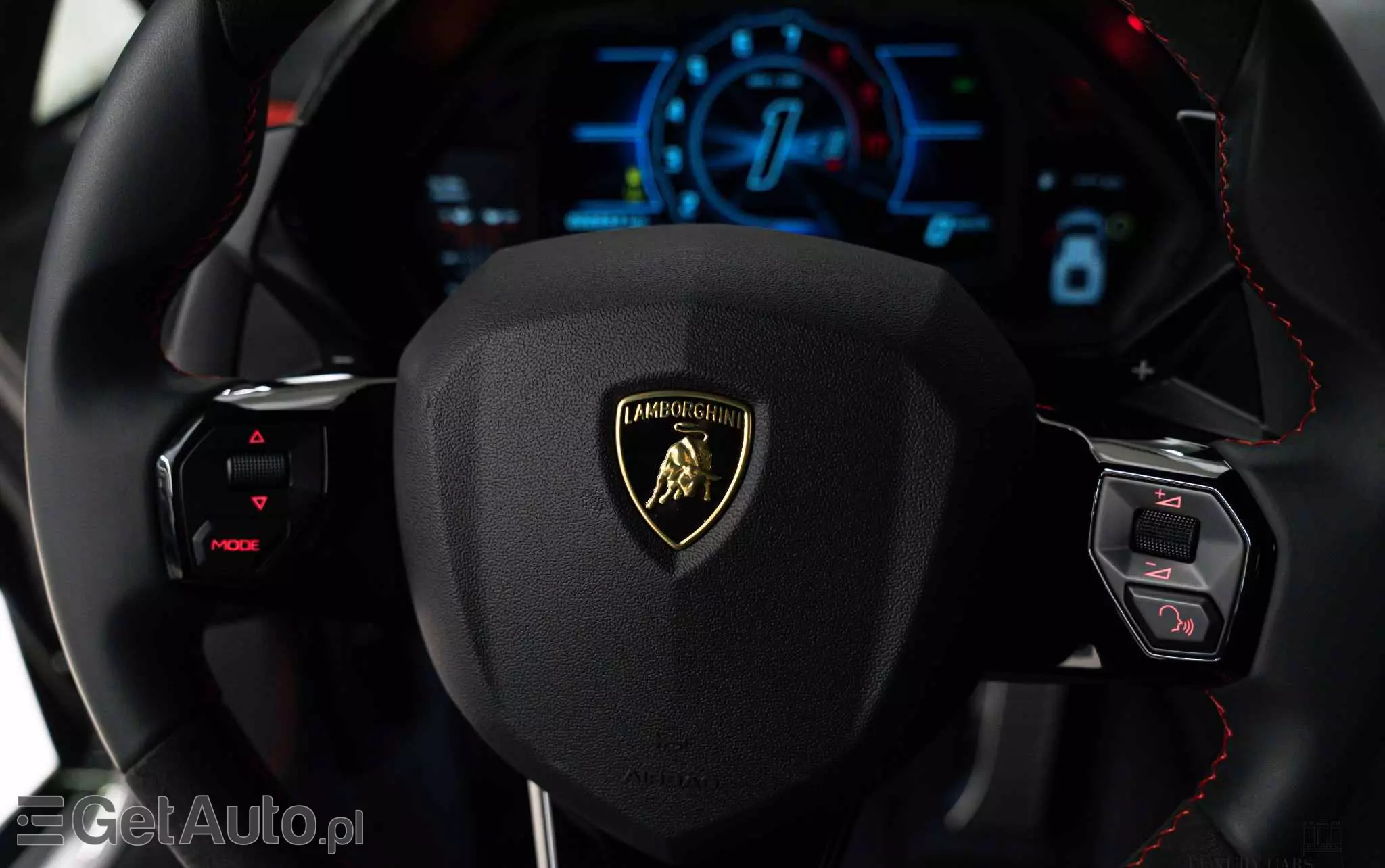 LAMBORGHINI Aventador 