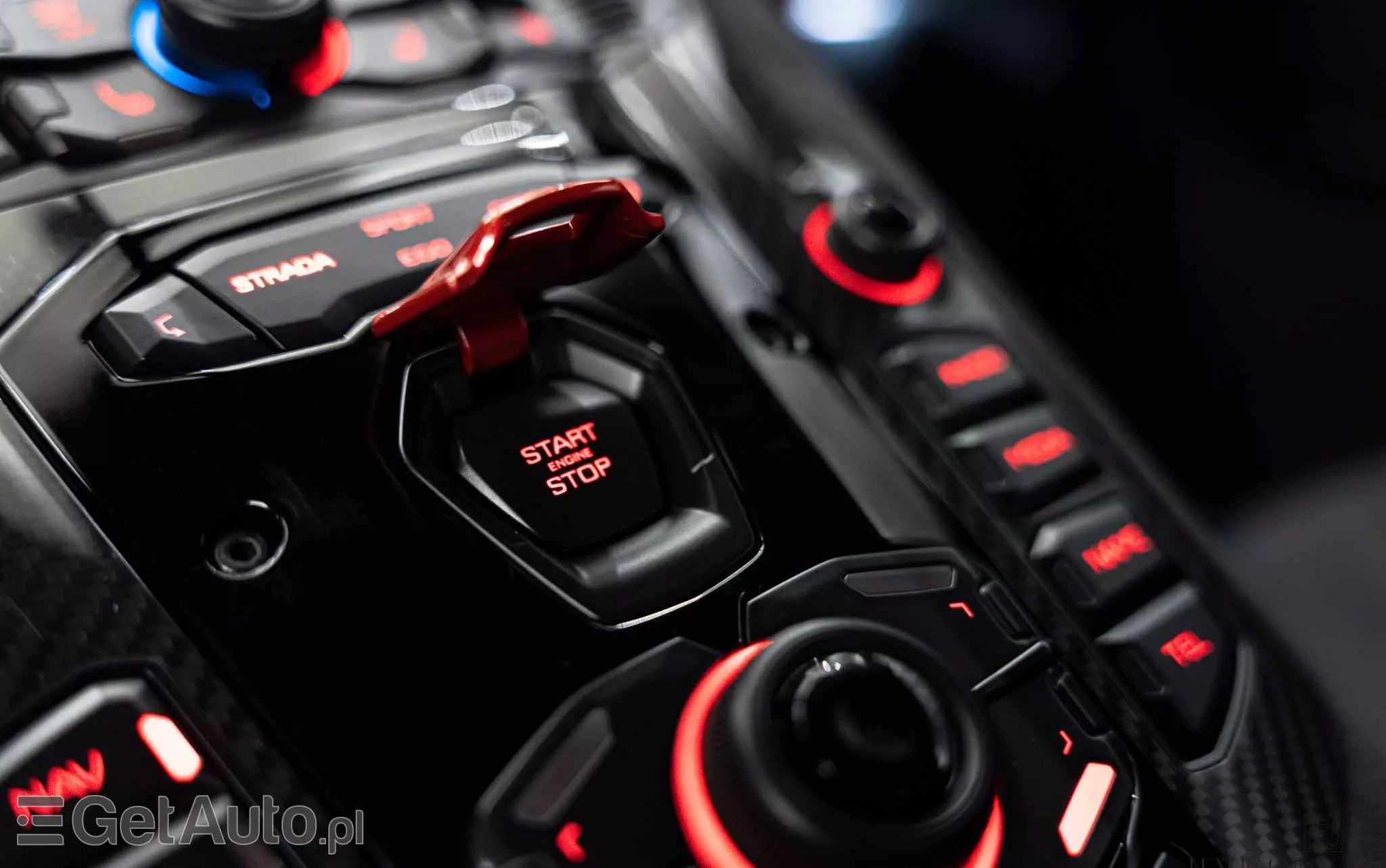 LAMBORGHINI Aventador 