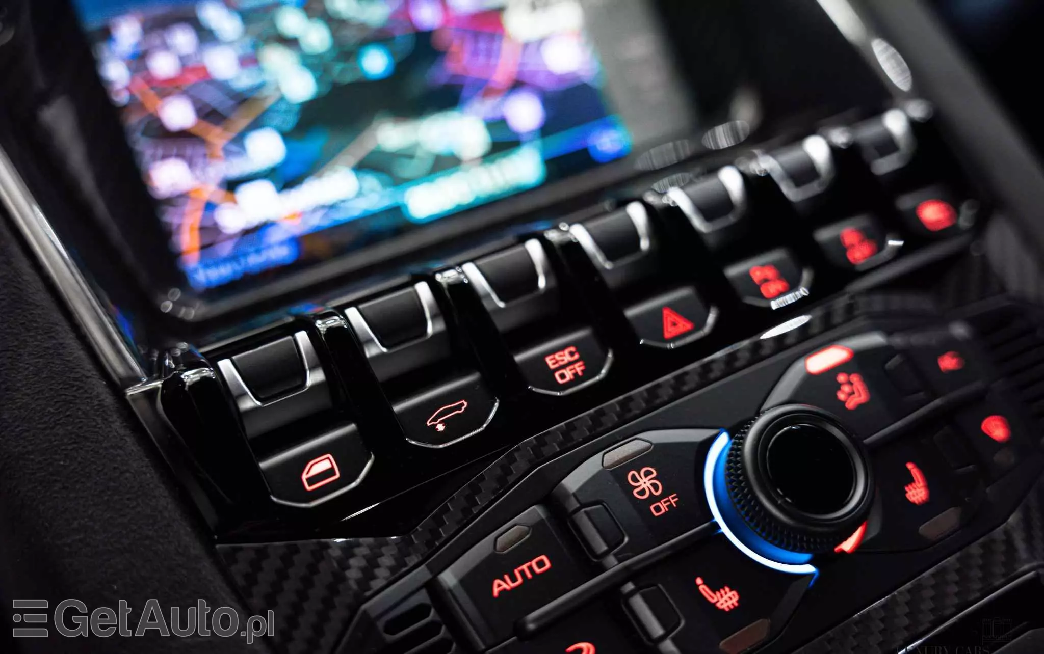 LAMBORGHINI Aventador 