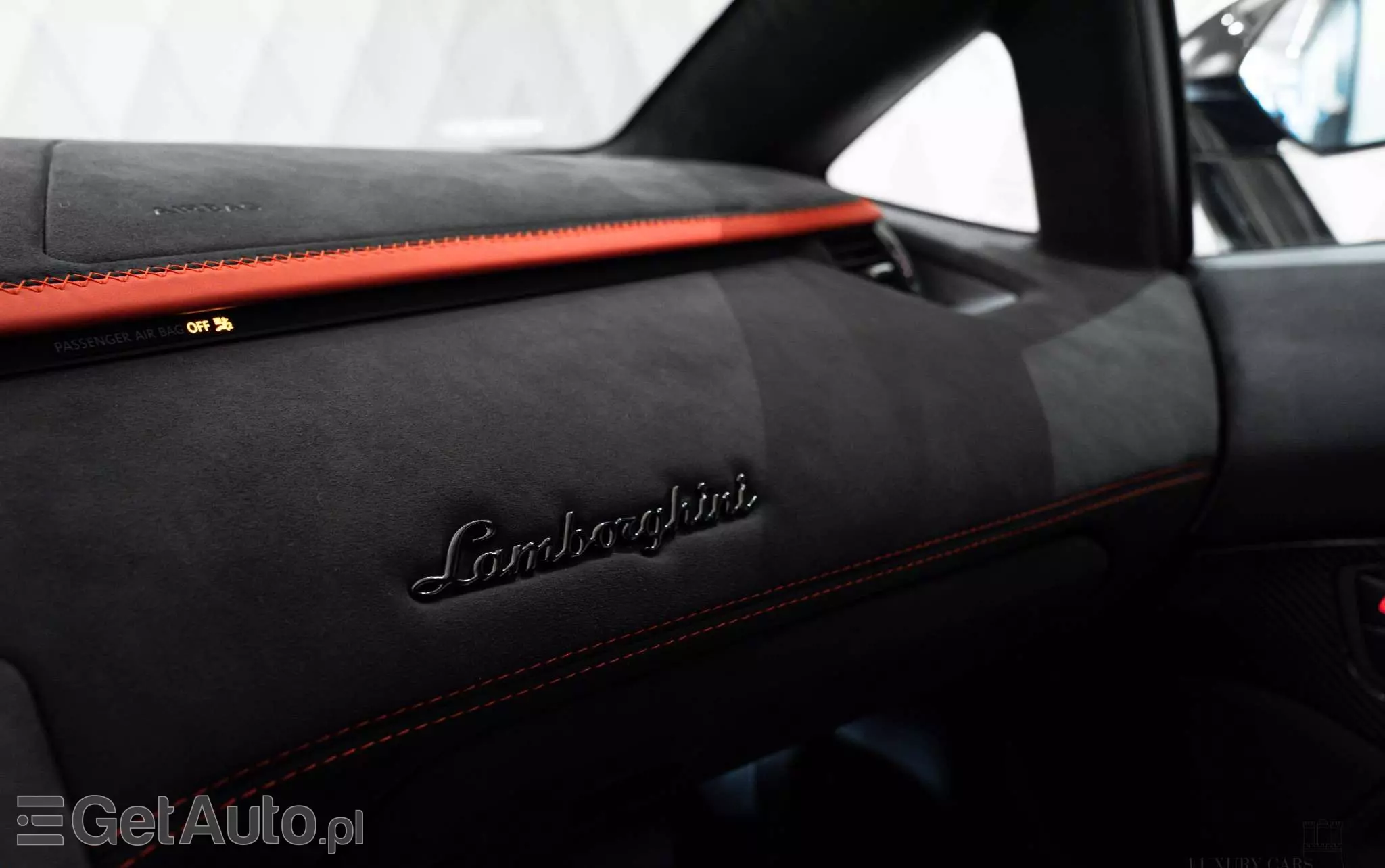 LAMBORGHINI Aventador 