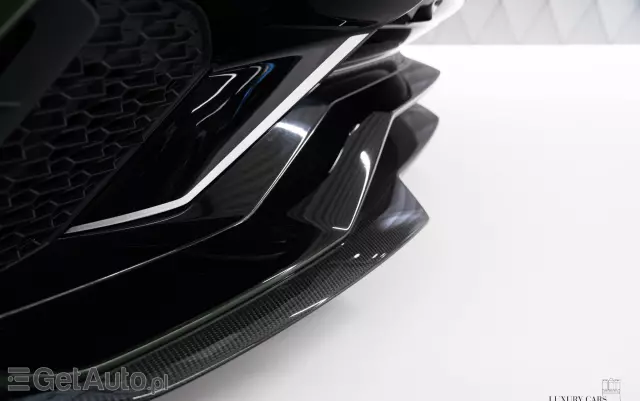 LAMBORGHINI Aventador 